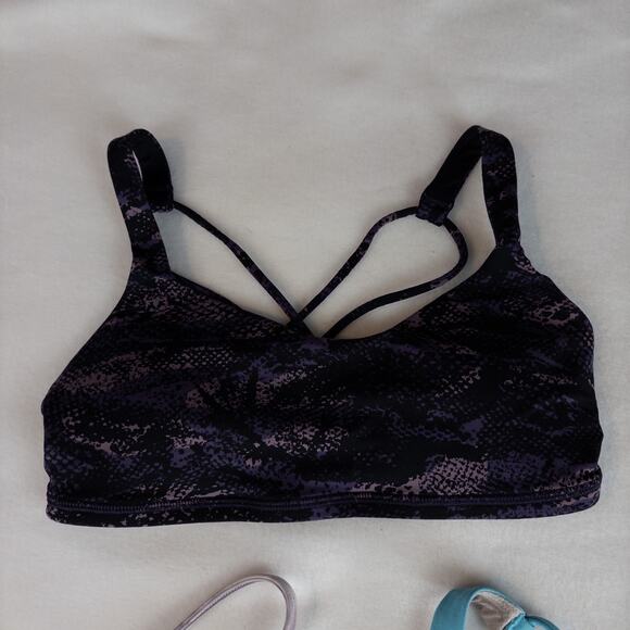 Lululemon Sports Bras Size 4 Lot of 3 Blue Gray Black Racer Back Strappy - Picture 4 of 13